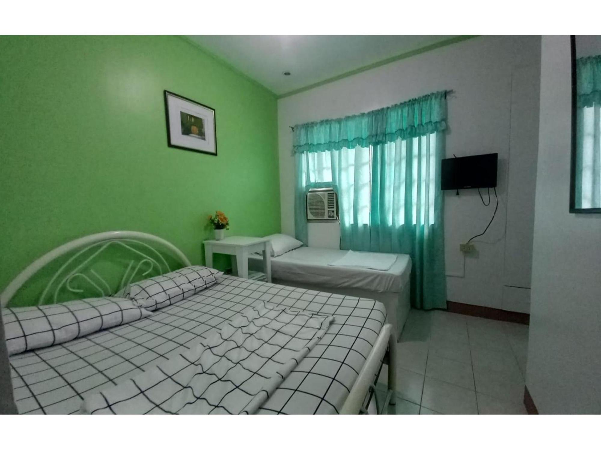 Oyo 1048 Jomckayl Apartelle Naga  Exterior photo